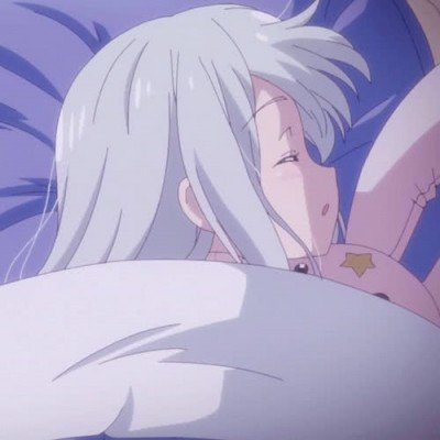 女子天生神经串联进食秒变大小眼